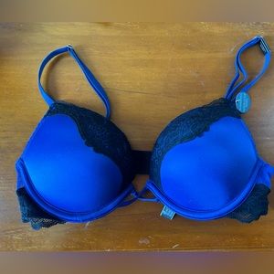 NWT Victoria secret bombshell Bra size 32A